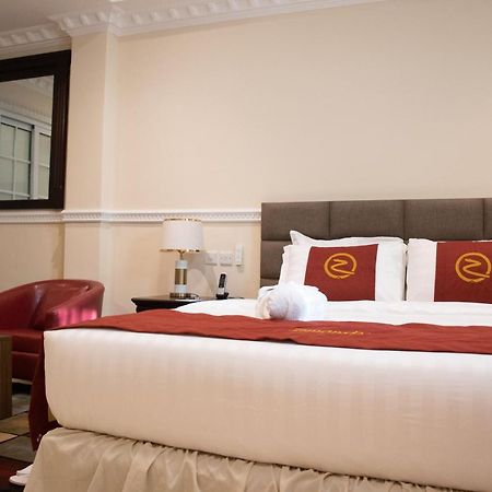 Zimansky Hotel Accra Exterior photo