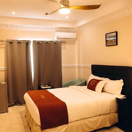 Zimansky Hotel Accra Exterior photo