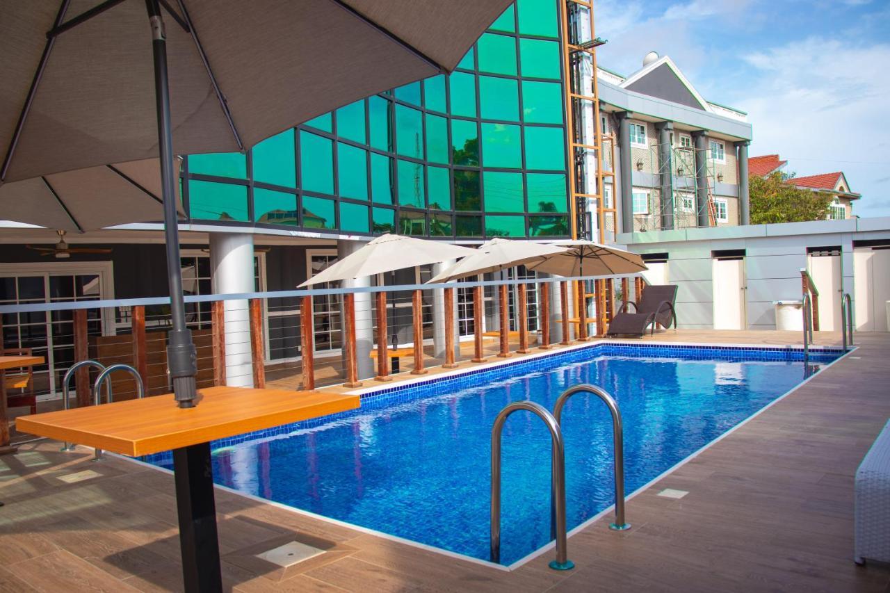 Zimansky Hotel Accra Exterior photo