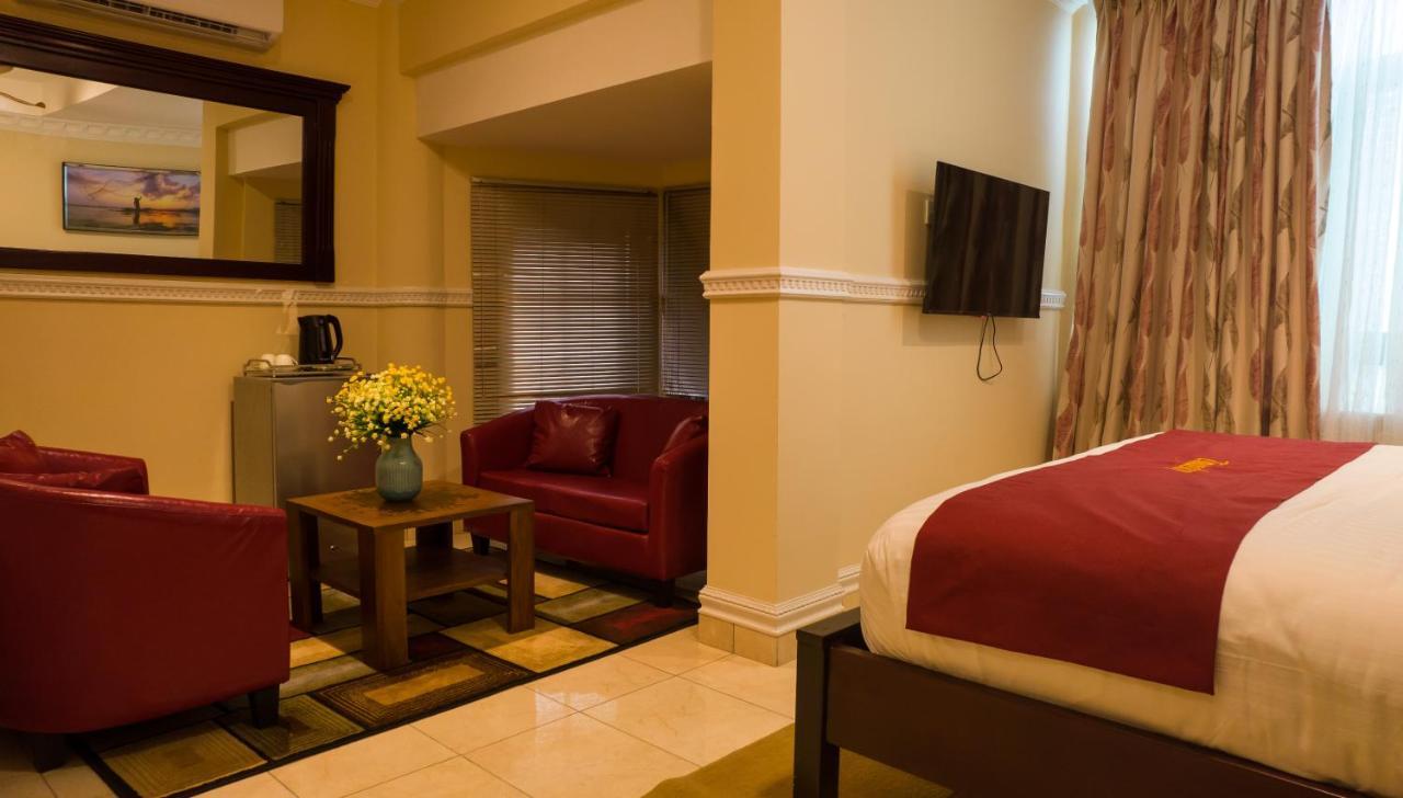 Zimansky Hotel Accra Exterior photo