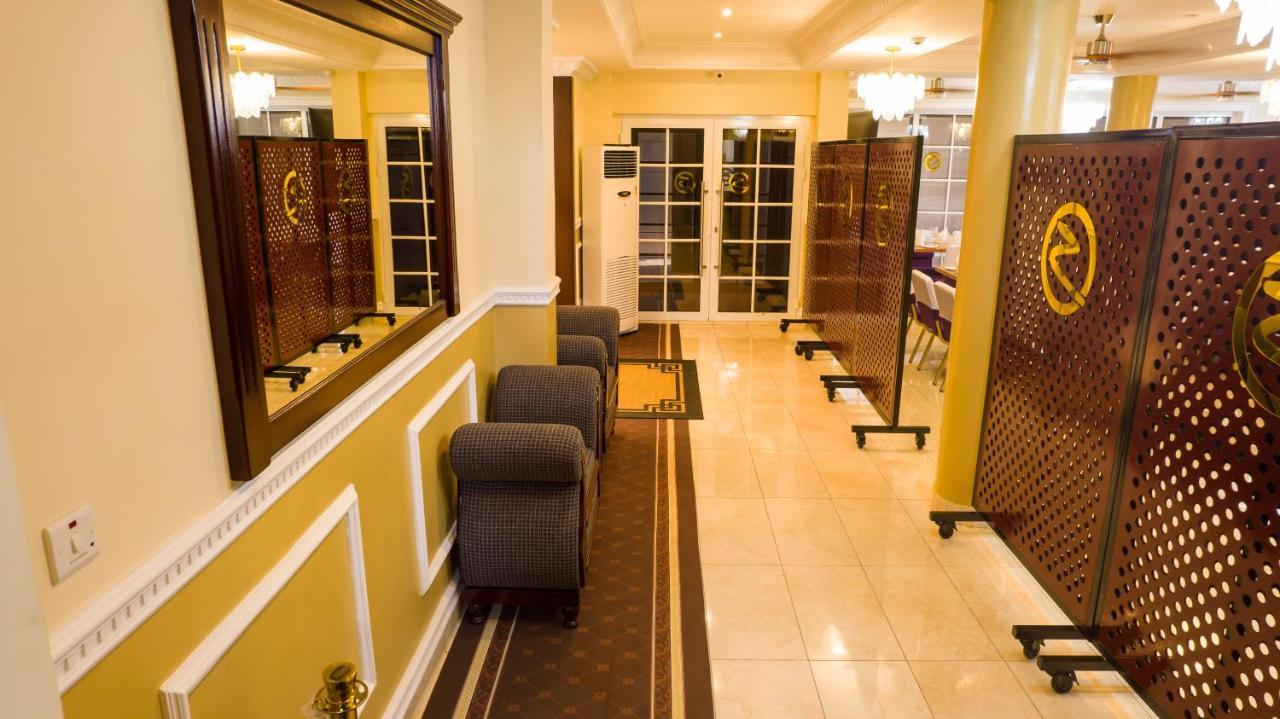 Zimansky Hotel Accra Exterior photo