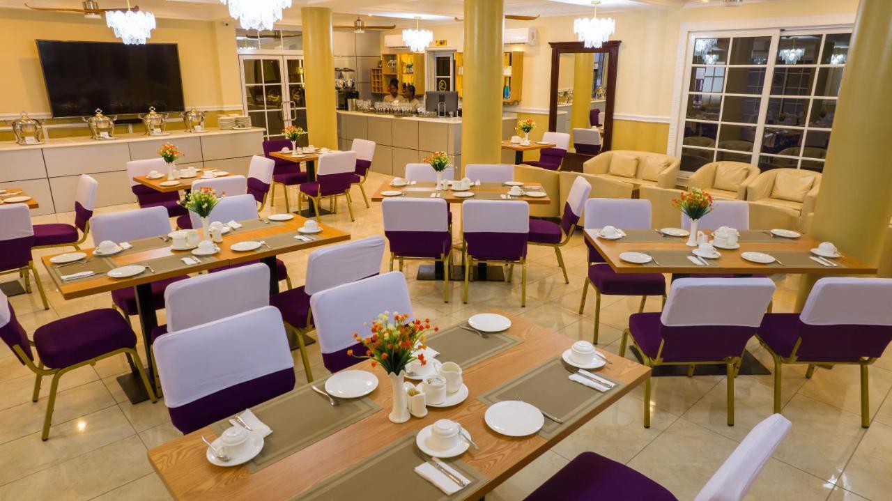 Zimansky Hotel Accra Exterior photo
