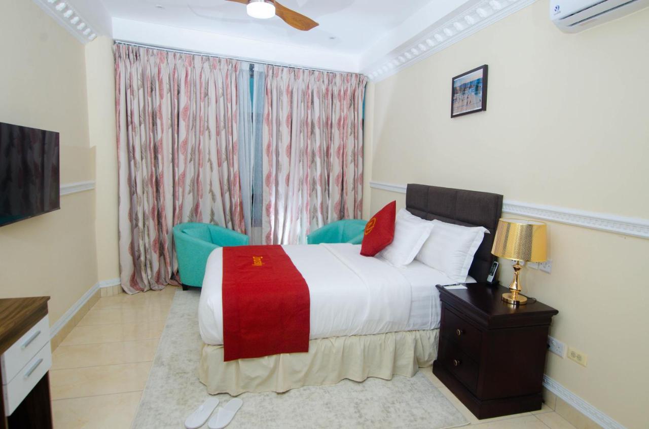 Zimansky Hotel Accra Exterior photo
